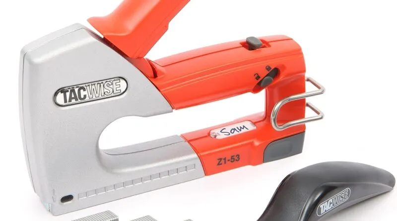 Heavy Duty Metal Staple Gun with 200 Staples and Staple Remover