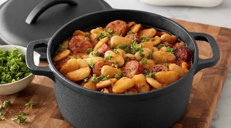 Dutch Oven Dreams Come True: Embrace Culinary Versatility with the Amazon Basics Cast Iron Wonder