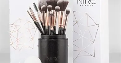 Makeup brushes