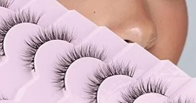 False eyelashes