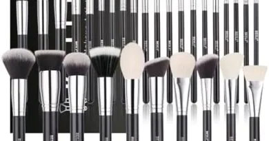 Makeup brushes