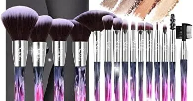 Makeup brushes