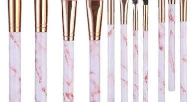 Makeup brushes