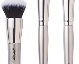 Makeup brushes