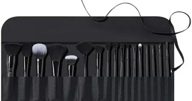 Makeup brushes