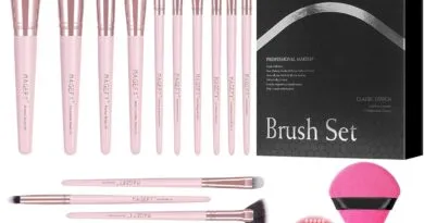 Makeup brushes