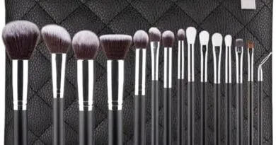 Makeup brushes