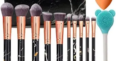 Makeup brushes