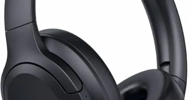 Noise-canceling headphones