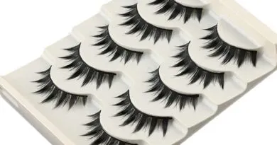 False eyelashes