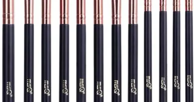 Makeup brushes