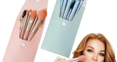 Makeup brushes