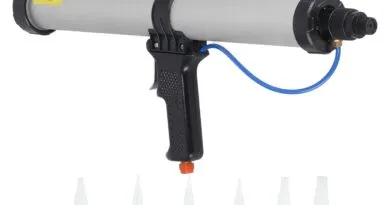 Caulk guns