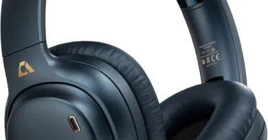 Noise-canceling headphones