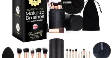 Makeup brushes