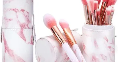 Makeup brushes