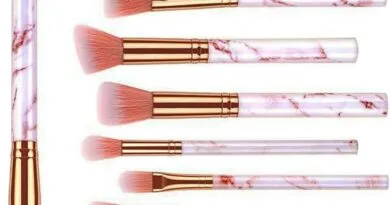 Makeup brushes