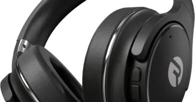 Noise-canceling headphones