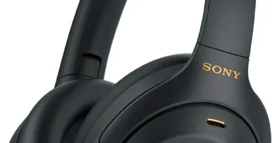 Noise-canceling headphones