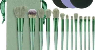 Makeup brushes