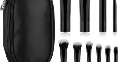 Makeup brushes