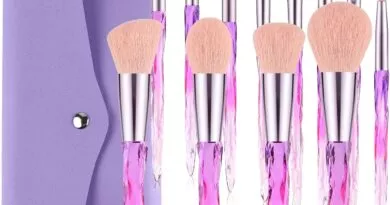 Makeup brushes