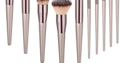 Makeup brushes