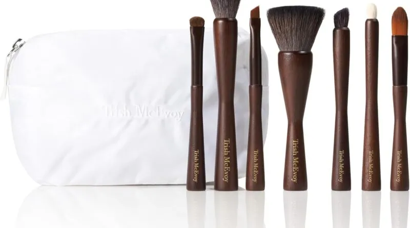 Makeup brushes